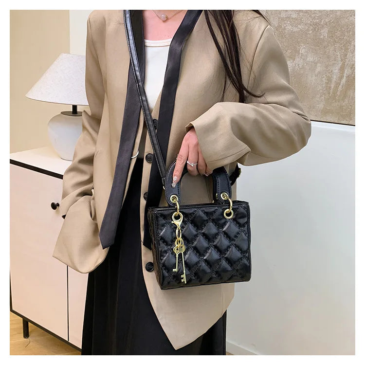 Fashionable texture diamond grid hand-held small square bag women's bag new western-style shoulder bag commuting crossbody bag