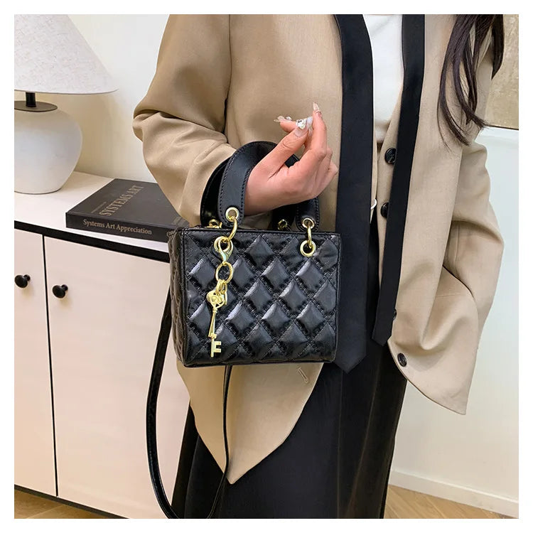 Fashionable texture diamond grid hand-held small square bag women's bag new western-style shoulder bag commuting crossbody bag