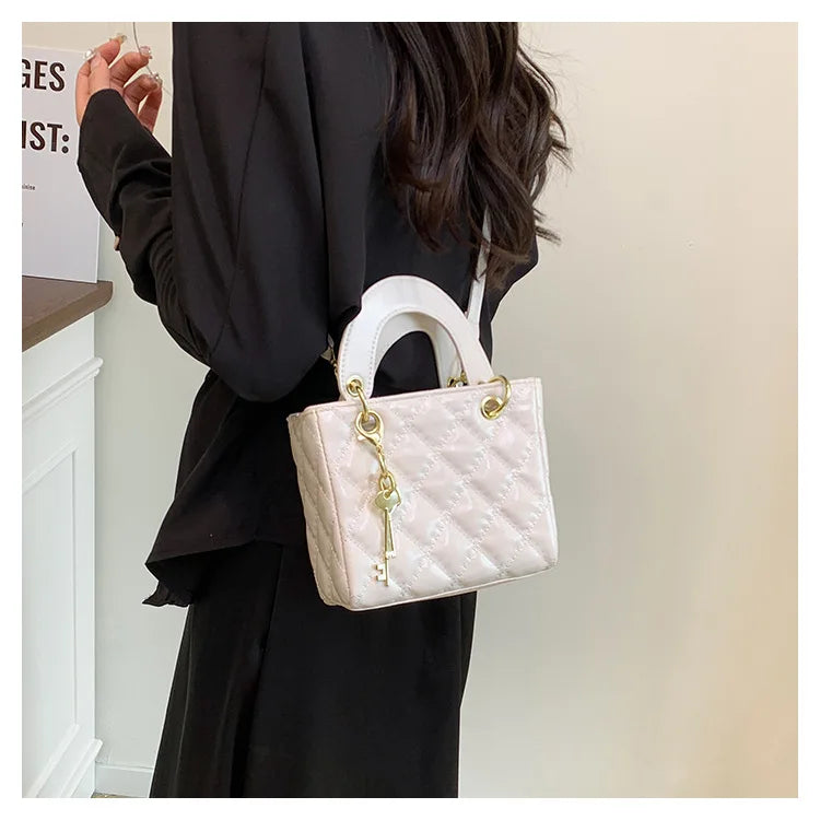 Fashionable texture diamond grid hand-held small square bag women's bag new western-style shoulder bag commuting crossbody bag
