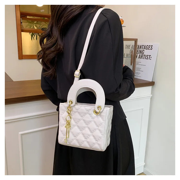 Fashionable texture diamond grid hand-held small square bag women's bag new western-style shoulder bag commuting crossbody bag