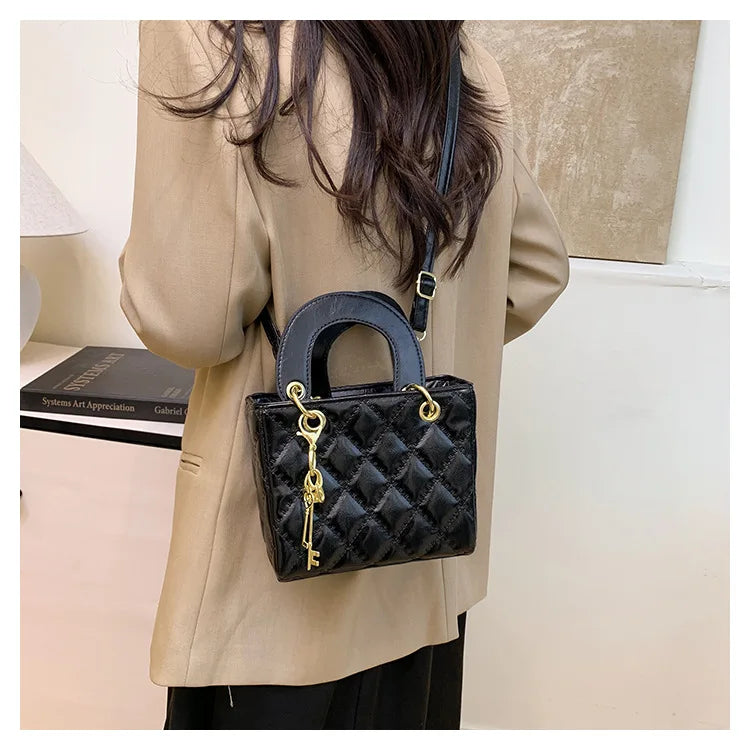 Fashionable texture diamond grid hand-held small square bag women's bag new western-style shoulder bag commuting crossbody bag