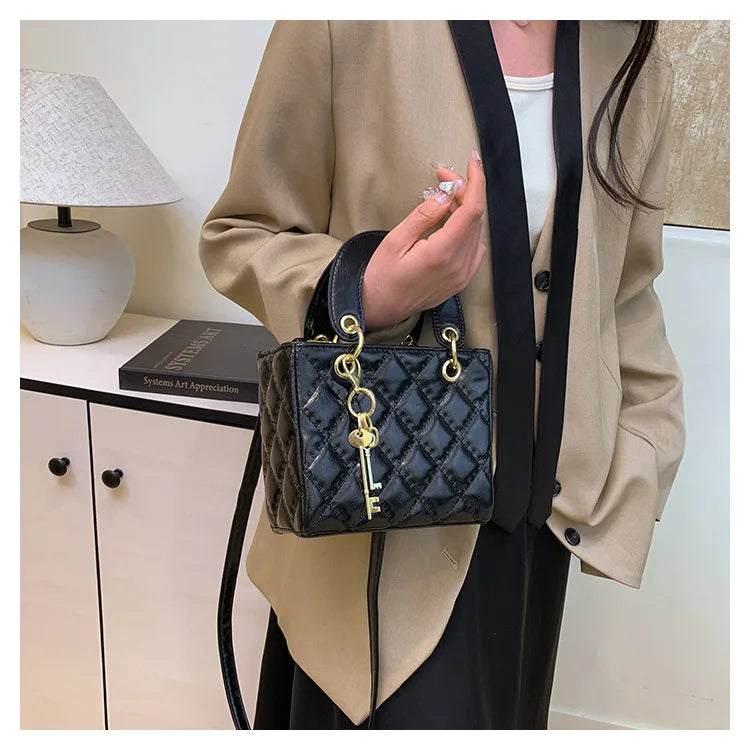 Fashionable texture diamond grid hand-held small square bag women's bag new western-style shoulder bag commuting crossbody bag