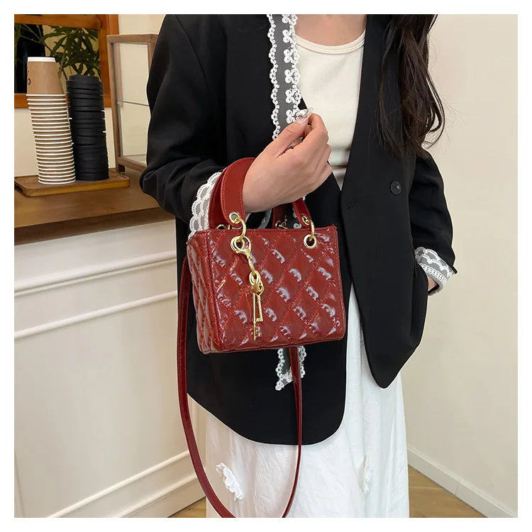 Fashionable texture diamond grid hand-held small square bag women's bag new western-style shoulder bag commuting crossbody bag