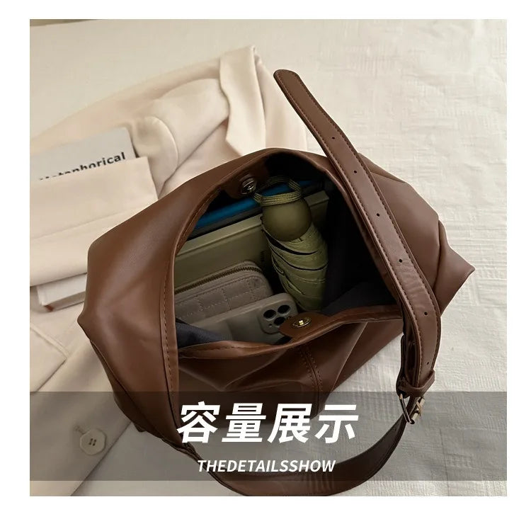 Large capacity commuting new winter popular 2025 solid color simple versatile fashion high sense texture casual single shoulder