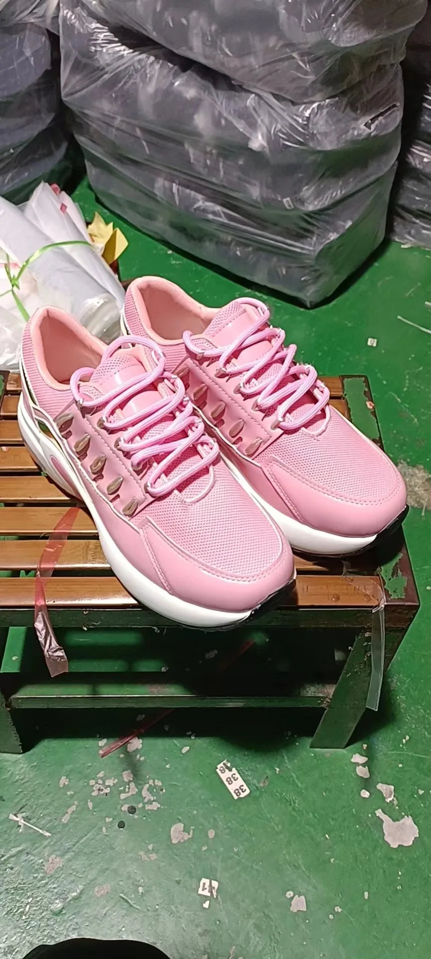 Women's Shoes Spring and Autumn New Mesh Breathable Casual Shoes Outdoor Lightweight Non-slip Wedge Heel Thick-soled Sneakers