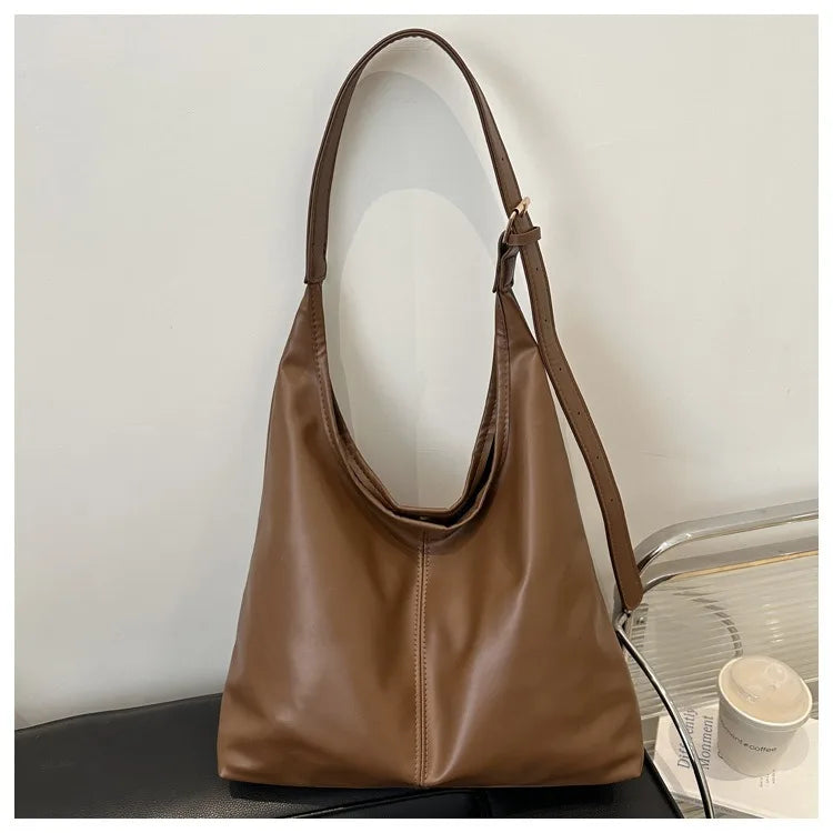 Large capacity commuting new winter popular 2025 solid color simple versatile fashion high sense texture casual single shoulder