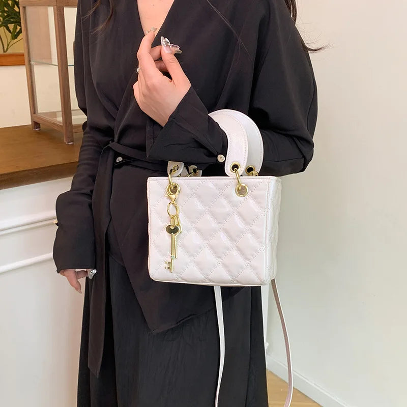 Fashionable texture diamond grid hand-held small square bag women's bag new western-style shoulder bag commuting crossbody bag