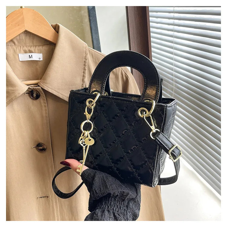 Fashionable texture diamond grid hand-held small square bag women's bag new western-style shoulder bag commuting crossbody bag