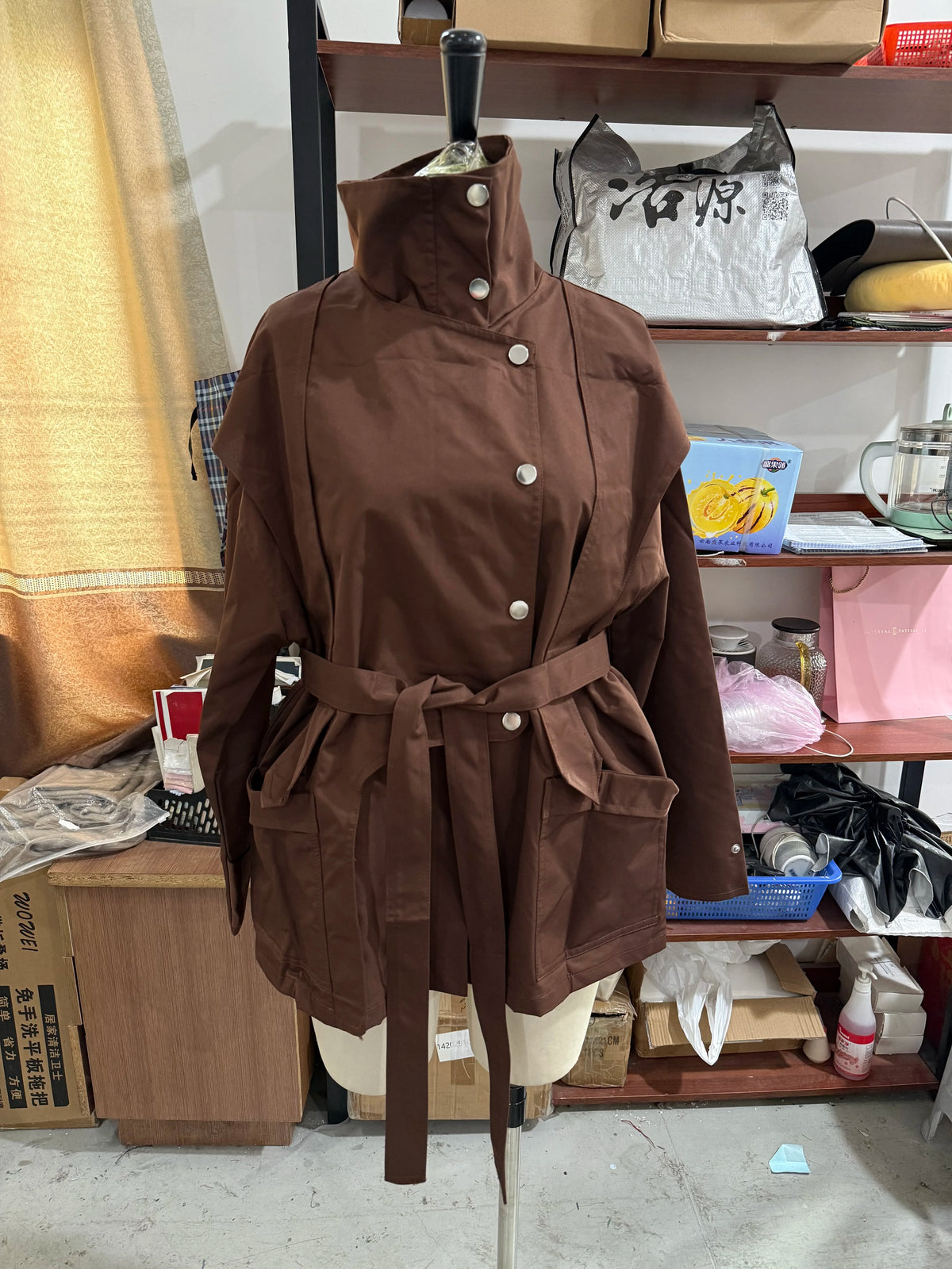 Solid Lace Up Long Trench Coat Women Chic Full Sleeves Lapel Single Breasted Loose Outerwear 2026 Lady Spring High Street Wear